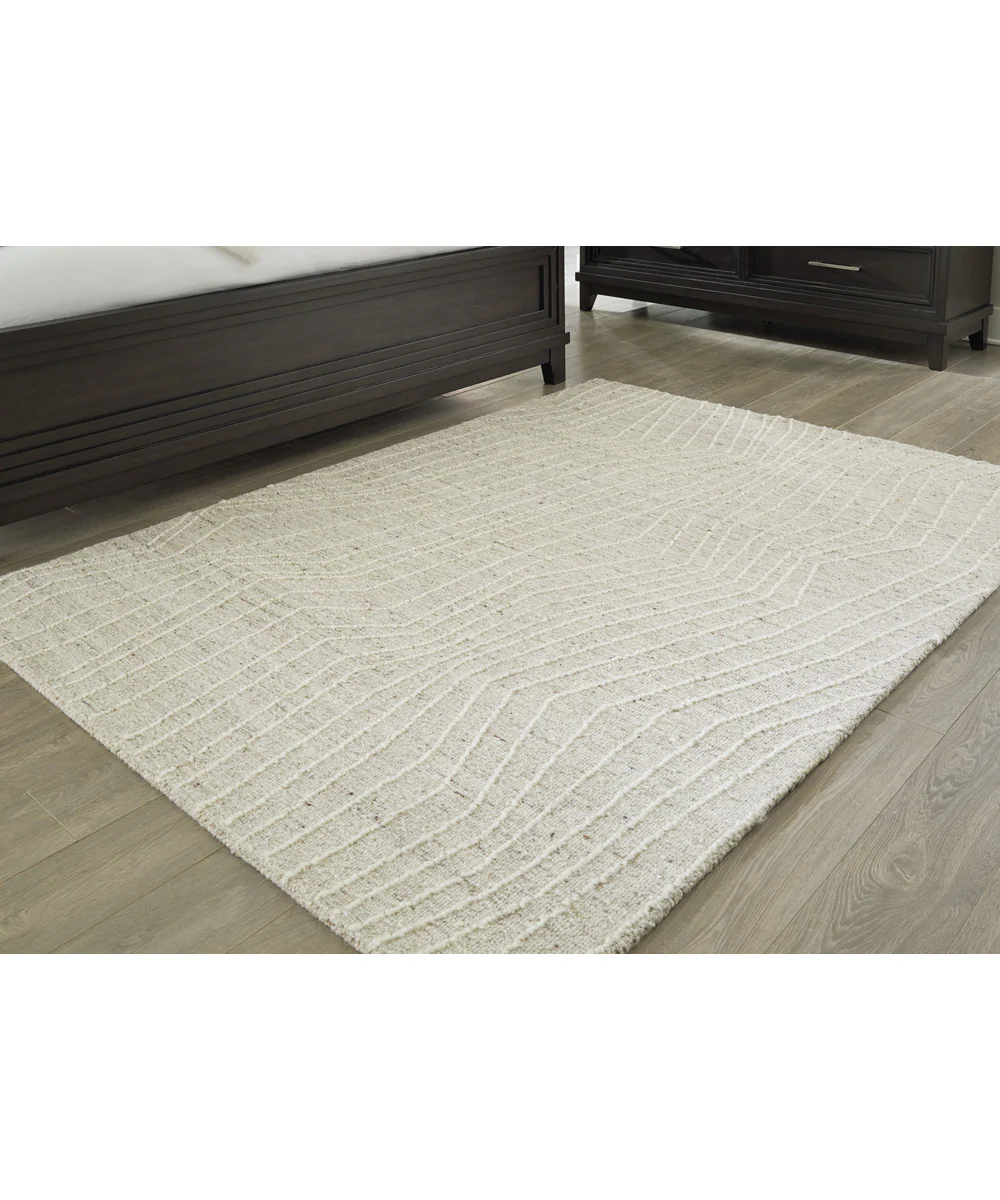 Varahill Medium Rug Gray/Ivory - Image 2